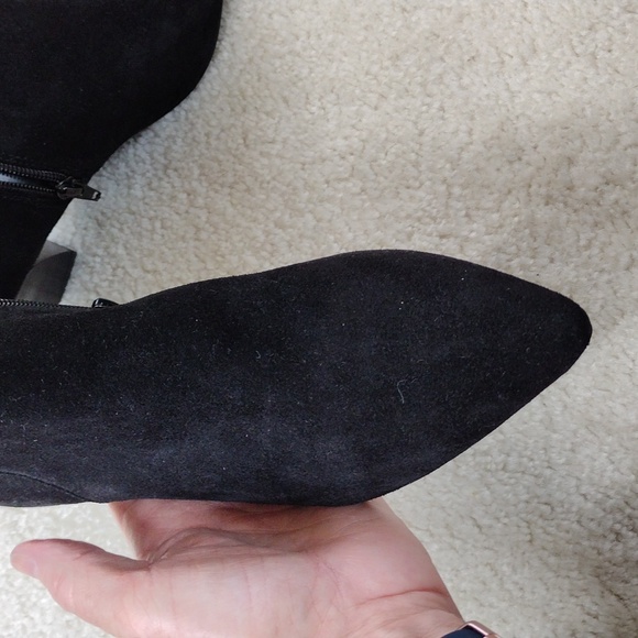 Kensie women's black suede zip ankle boots. NWT. Size 9 - Picture 4 of 10